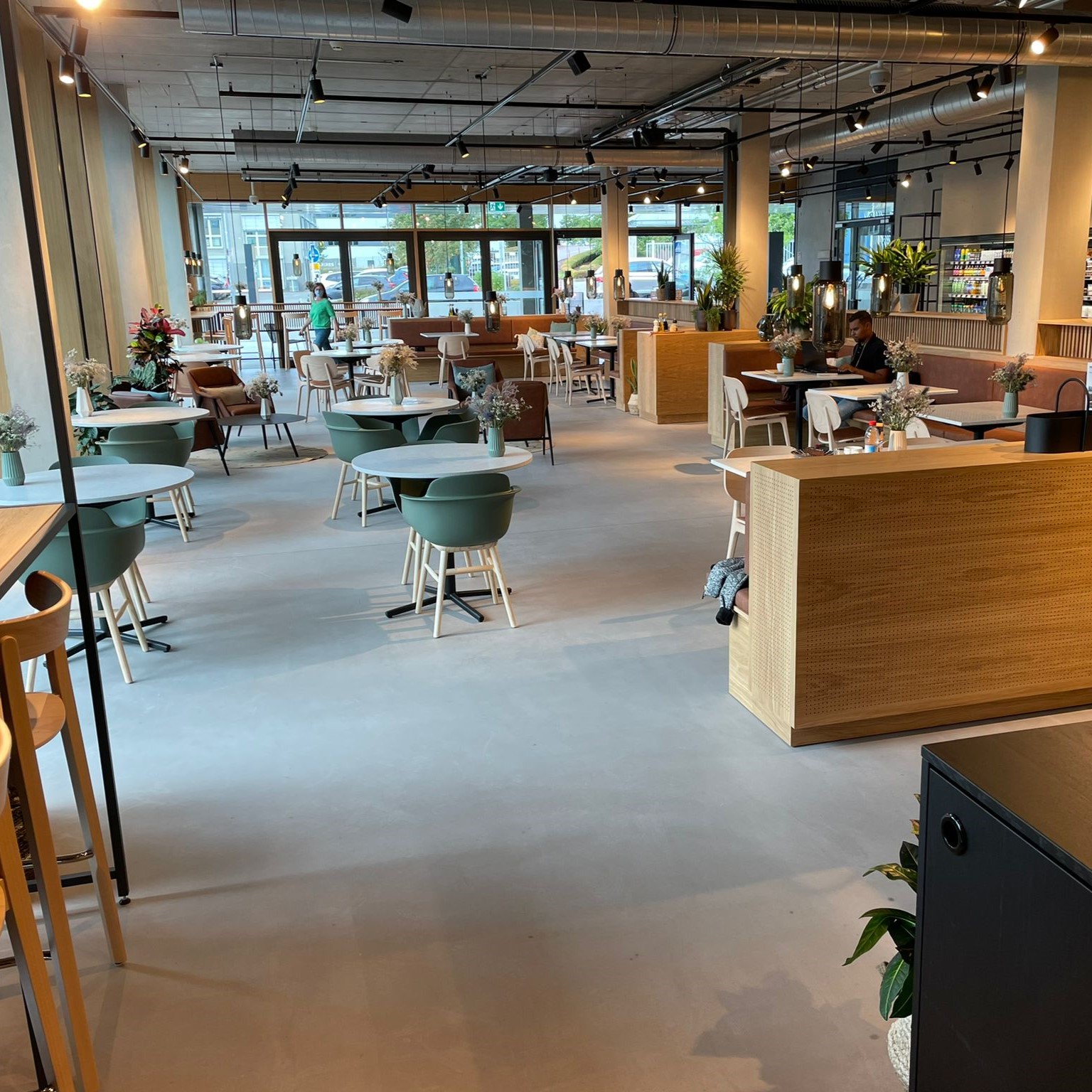Minerale gietvloeren naadloze vloerafwerking betonlook